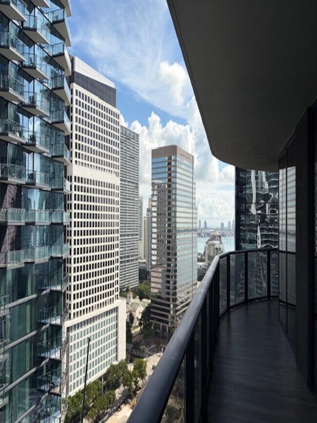 Building Photo - 801 S Miami Ave