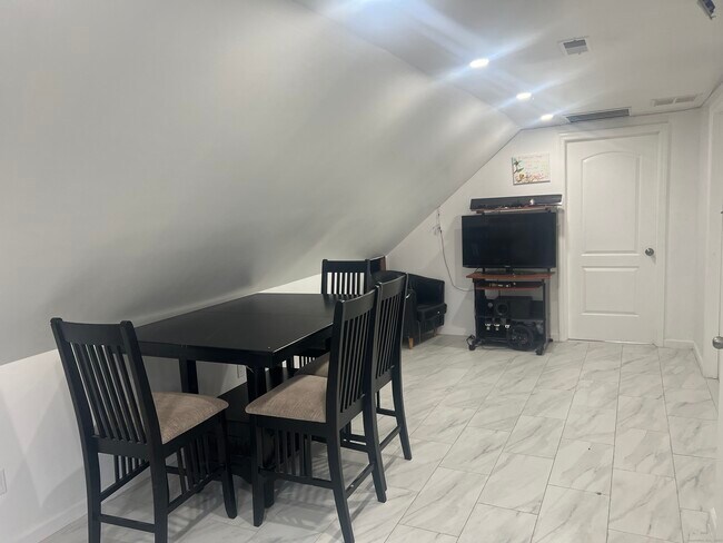 Building Photo - 381 Shelton Ave