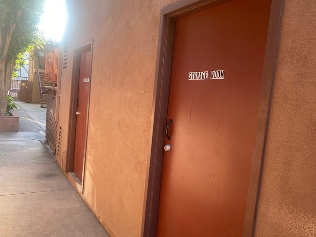 Building Photo - 7010 Jordan Ave