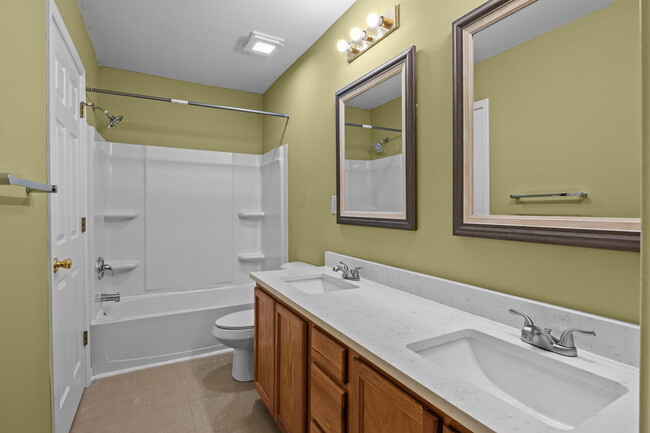 Building Photo - 10660 Holly Ridge Blvd