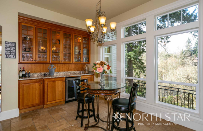 Building Photo - Stunning Home in Hidden Creek