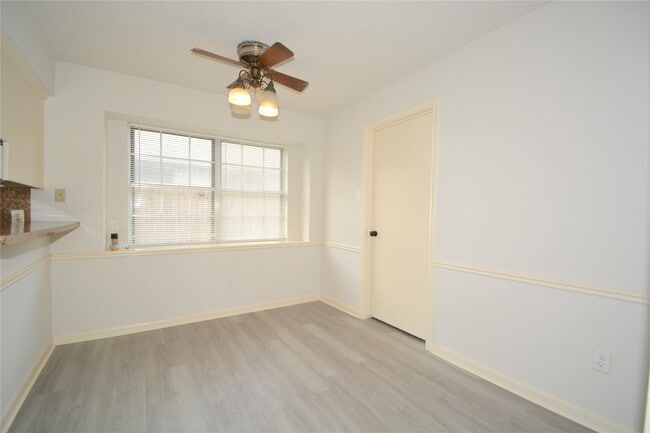 Building Photo - 15138 Corona Del Mar Dr
