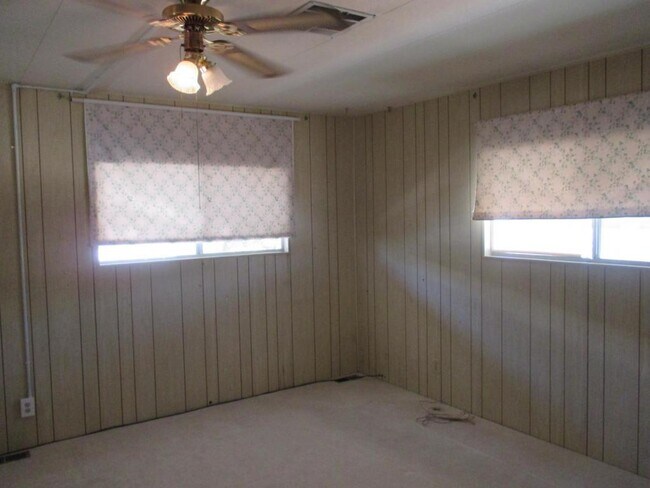 Building Photo - 760 Santo Tomas Dr