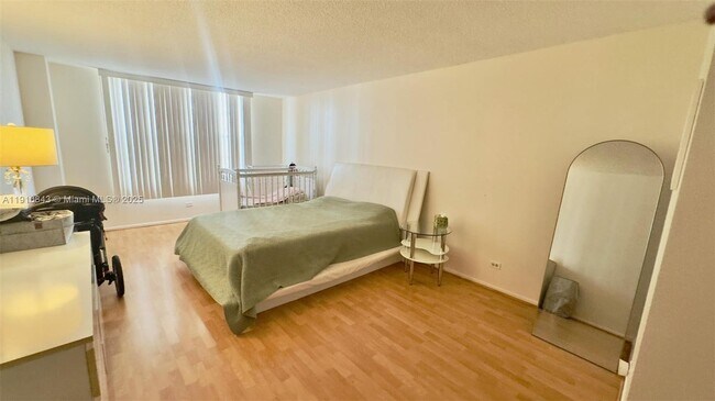 Building Photo - 230 174th St