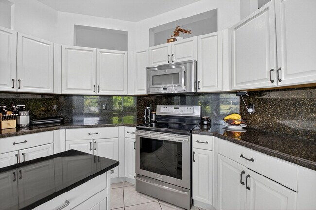 Building Photo - 3943 Westchester Way