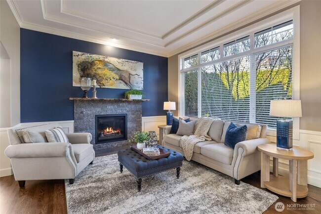 Building Photo - Luxury Living in sought after Sterling Woods