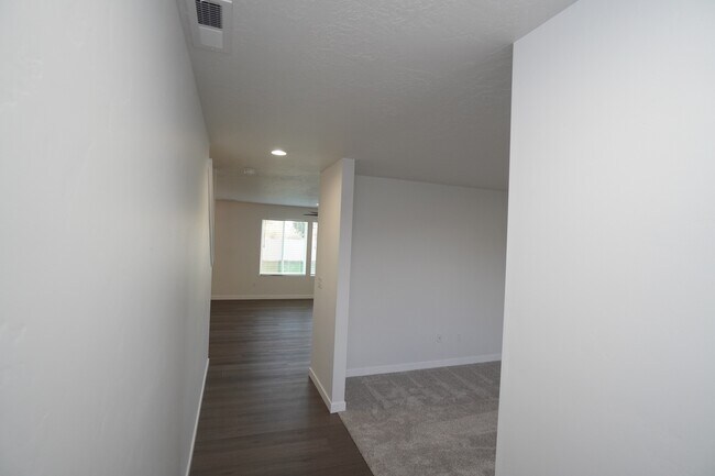 Building Photo - 5813 W Stavros St