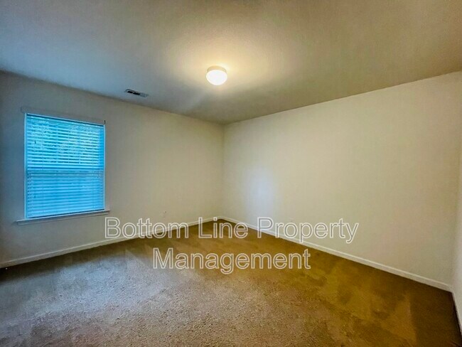 Building Photo - 5316 Park Brook Dr