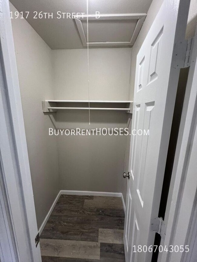 Building Photo - $499 Move-In Special (+ admin fee) + $0 De...