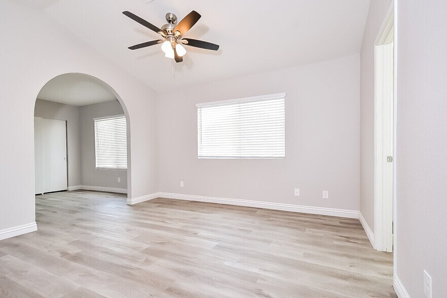 Building Photo - 1915 Casa Verde Dr