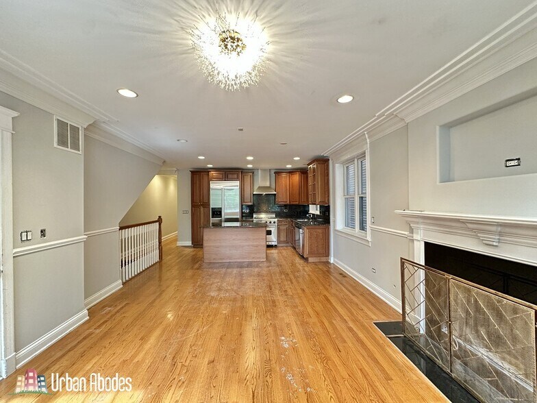 Building Photo - 3721 N Clifton Ave