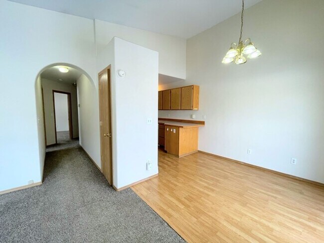 Building Photo - 2731 Lee St