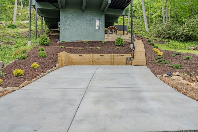 Building Photo - 341 Mossy Creek Ln