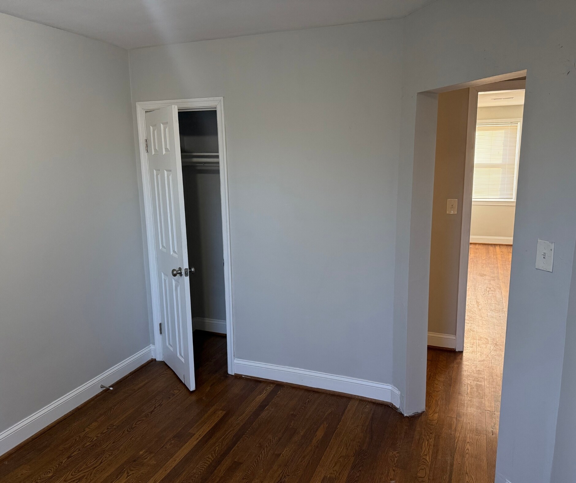 Building Photo - 5644 Midwood Ave