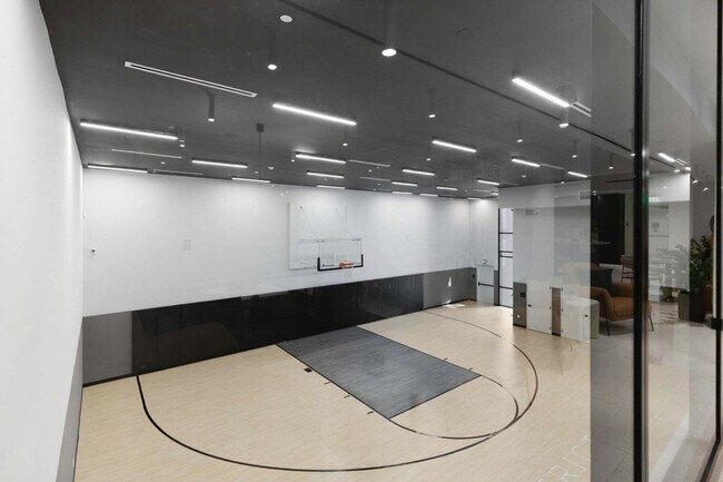 Building Photo - 225 N Miami Ave