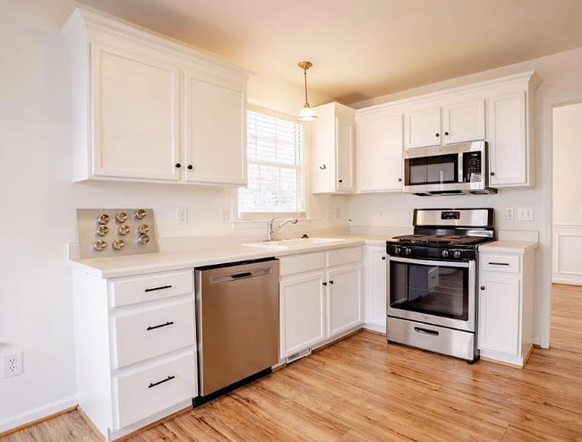 Building Photo - 9 Casabelle Ct