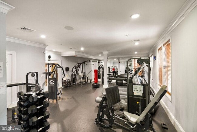 Building Photo - 2465 Army Navy Dr