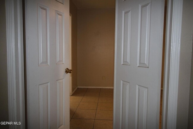Building Photo - 10711 Ivanhoe Dr