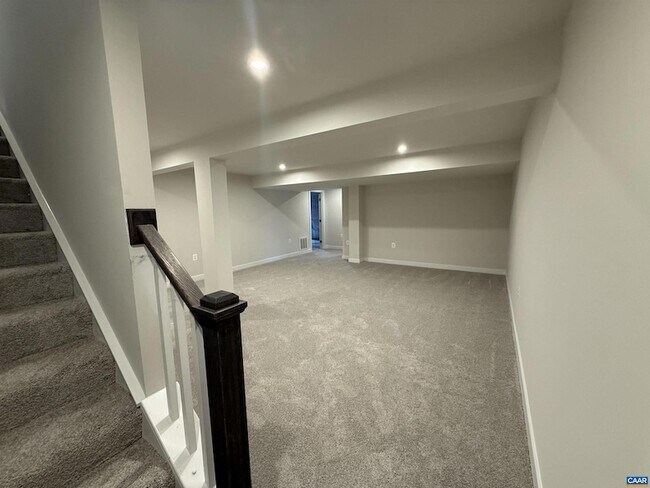 Building Photo - 5175 Lazy Branch Ln