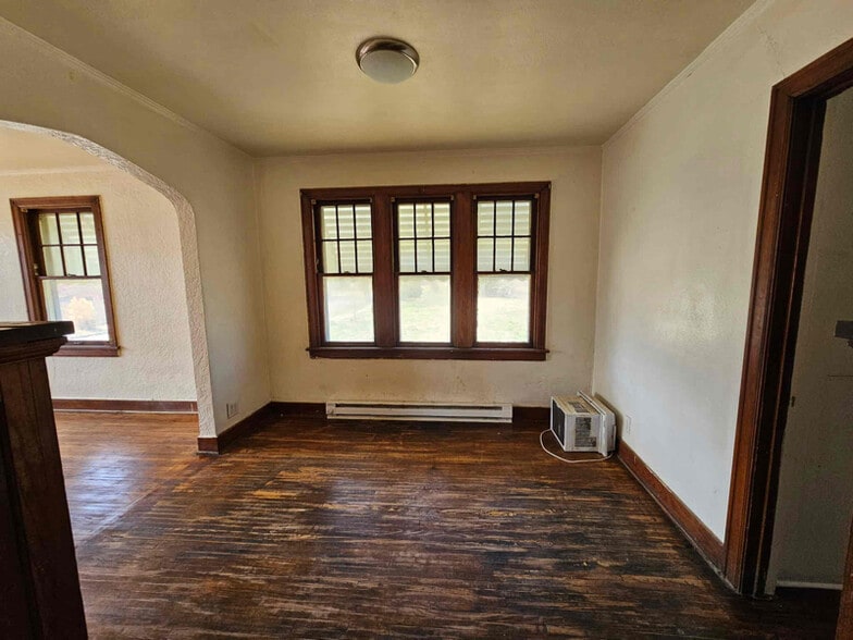 Building Photo - 511 West Elizabeth Street