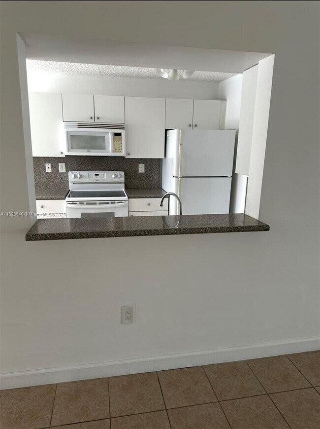 Building Photo - 4659 NW 97th Ct