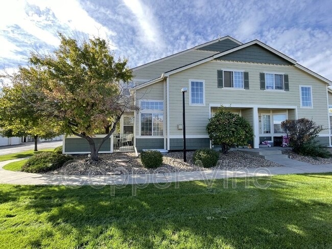 Primary Photo - 930 Button Rock Dr