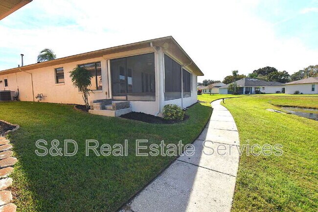 Building Photo - 2235 Silver Re Dr