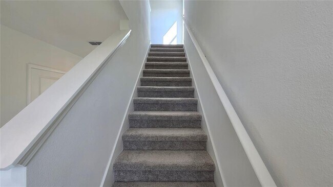 Building Photo - 2159 Chris Dr