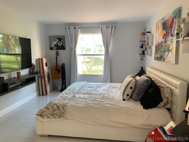 Building Photo - 2500 Fiore Way