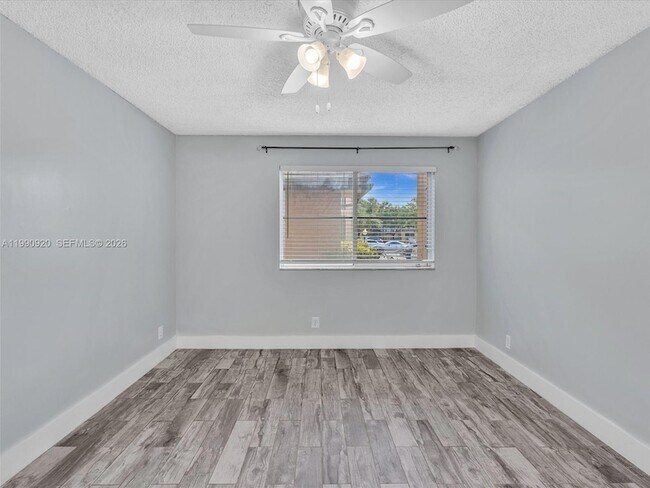 Building Photo - 9777 Westview Dr