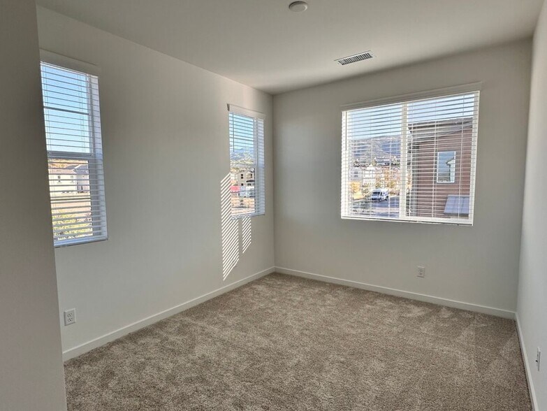 Building Photo - 4014 Shada Ln