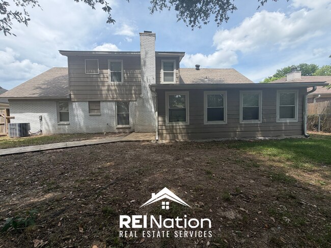 Building Photo - 7057 Hillshire Dr