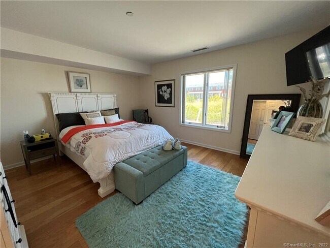 Building Photo - 12 Naugatuck Ave