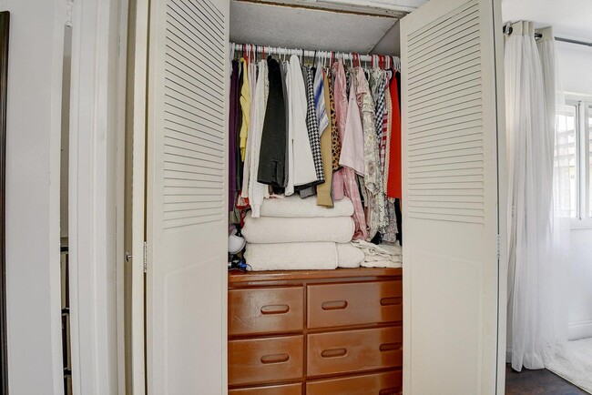 Building Photo - 123 Saxony Trail