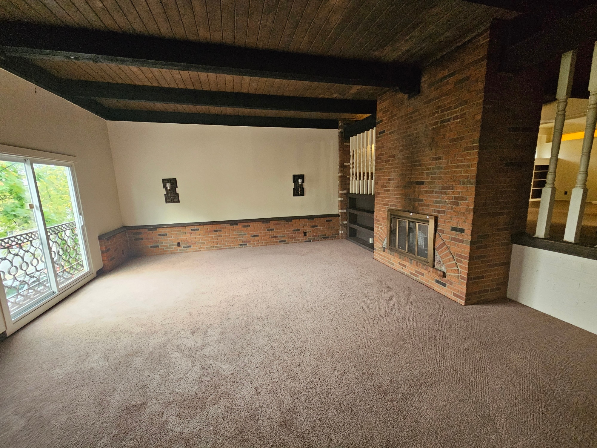 Building Photo - 2752 University Ave