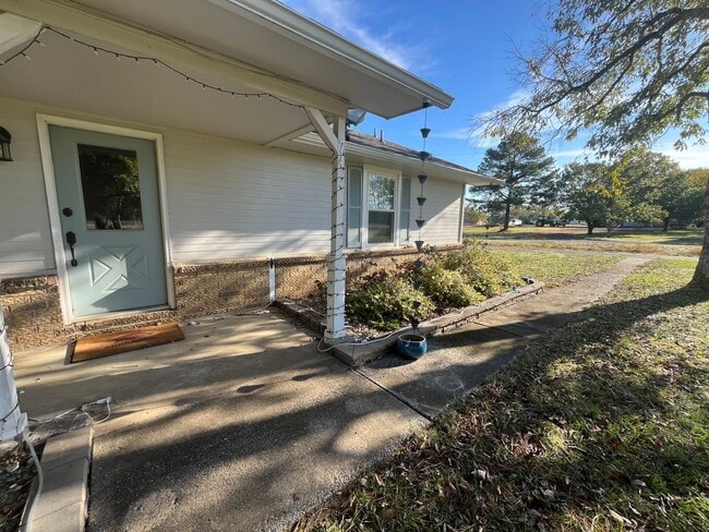 Building Photo - Greenbrier rental!