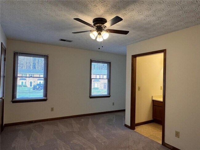 Building Photo - 1118 Booth Ct SW