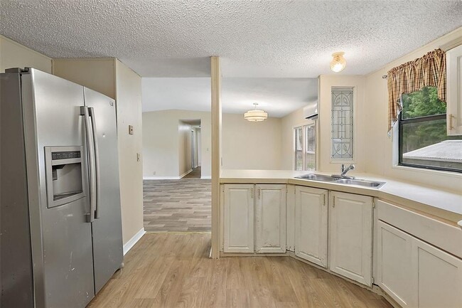 Building Photo - 3999 County Rd 513