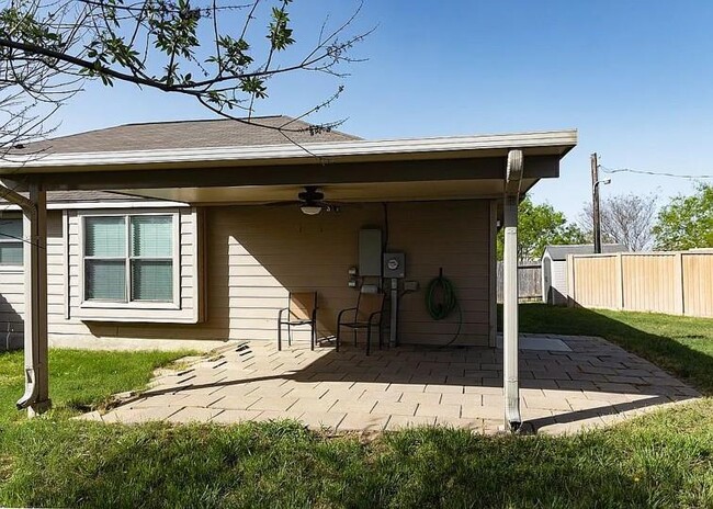 Building Photo - 7703 Redstone Manor