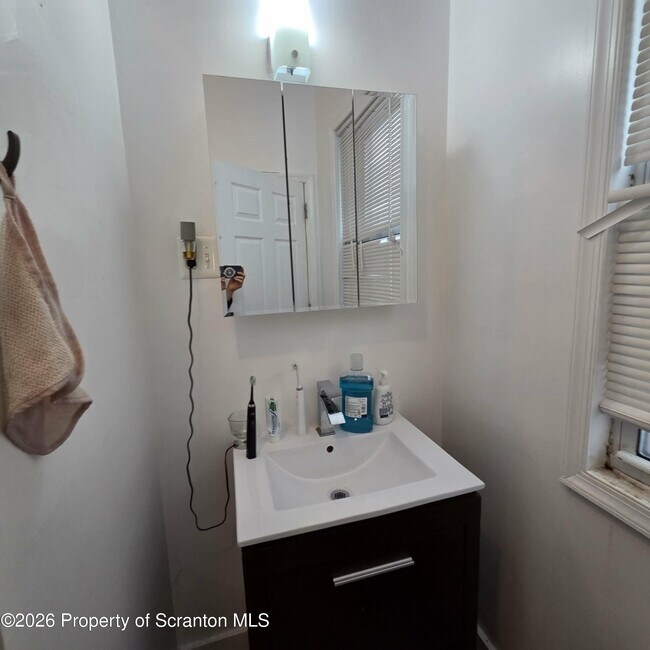 Building Photo - 224 Harrison Ave