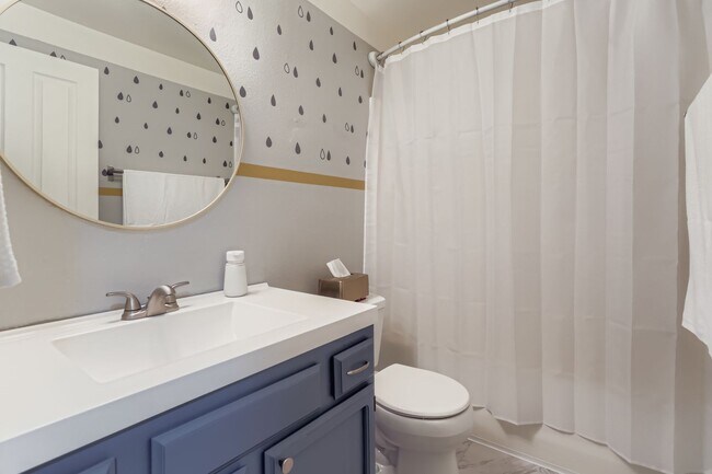 Building Photo - 77 Galen St