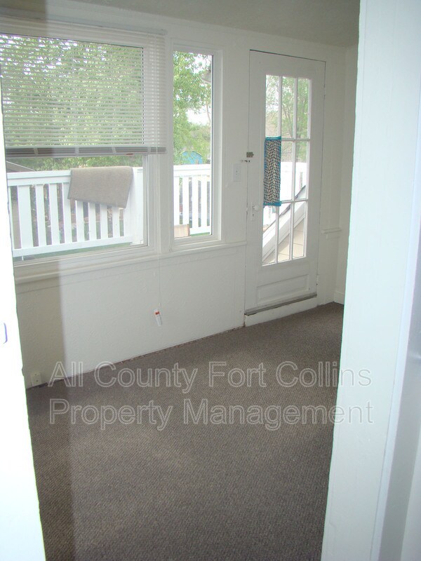 Building Photo - 401 Elm St