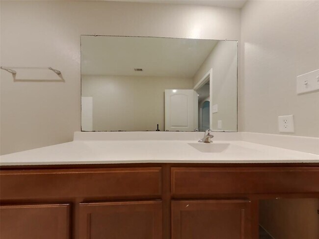 Building Photo - 212 Comanche Plains Rd