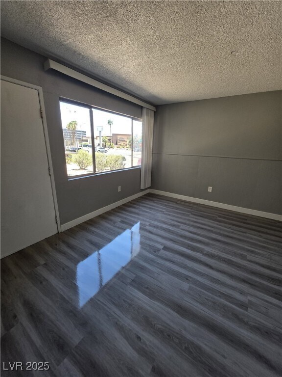 Building Photo - 1089 E Desert Inn Rd
