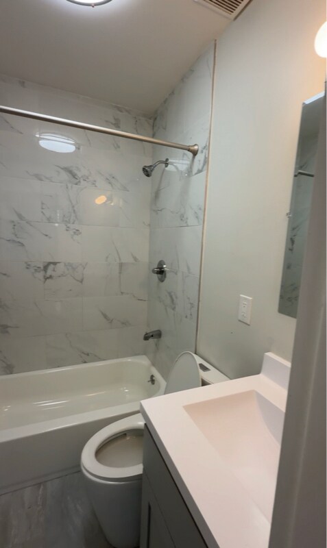 Building Photo - 5001 Oxford Ave