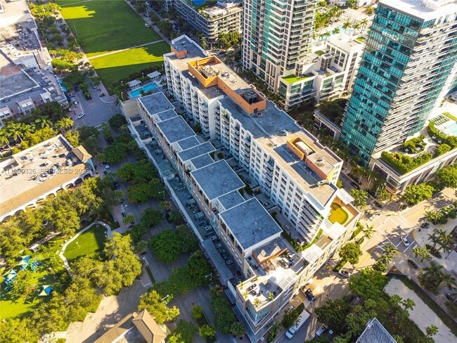 Building Photo - 3250 NE 1st Ave