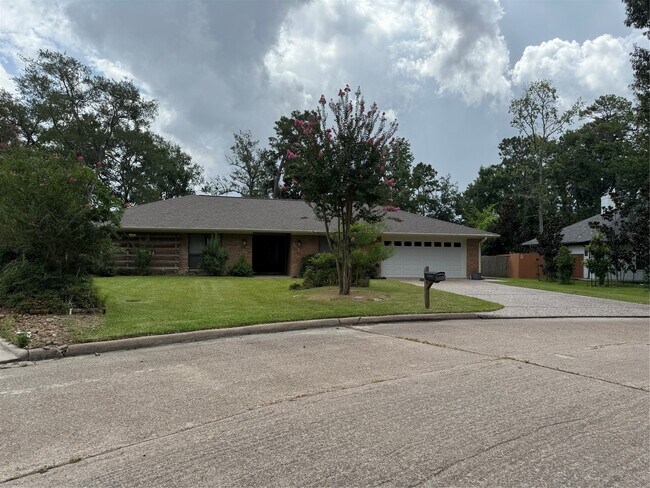 Building Photo - 3414 Wooddale Ln