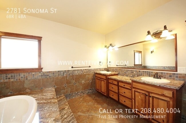 Building Photo - 2781 Sonoma St