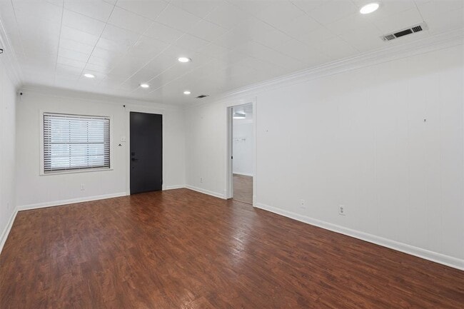 Building Photo - 2204 Santa Rita St