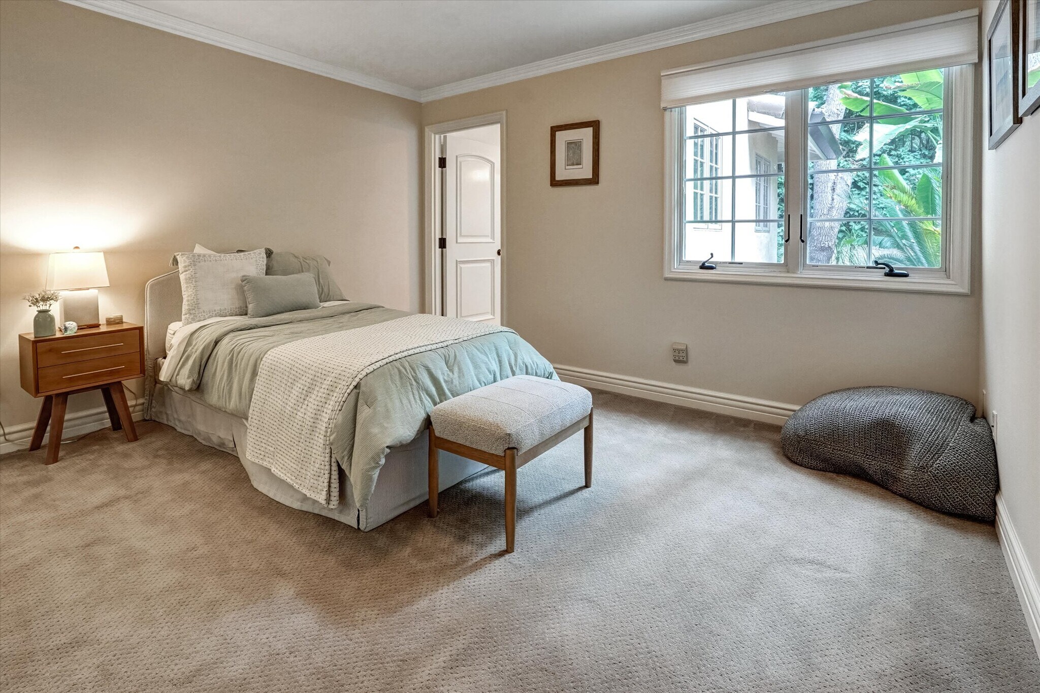 Building Photo - 4751 Topeka Dr